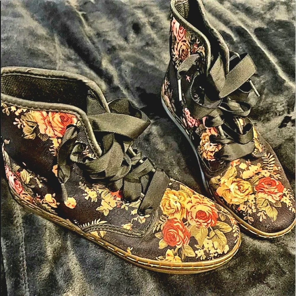 Dr. Martens Floral Print Combat boots